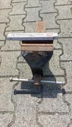 Grote gietijzeren bankschroef, Doe-het-zelf en Bouw, Ophalen, Gebruikt, Minder dan 70 cm, Bankschroef