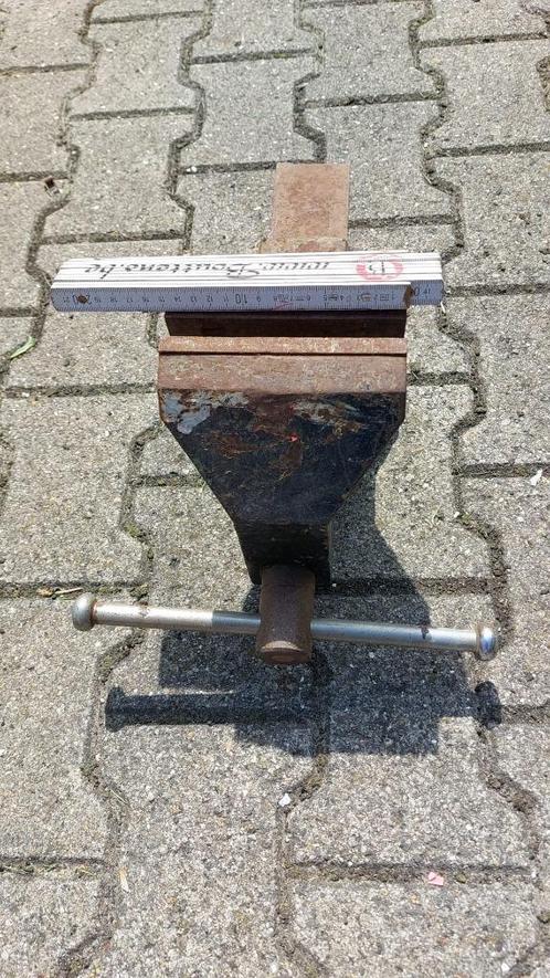 Grote gietijzeren bankschroef, Doe-het-zelf en Bouw, Werkbanken, Gebruikt, Minder dan 70 cm, Bankschroef, Ophalen