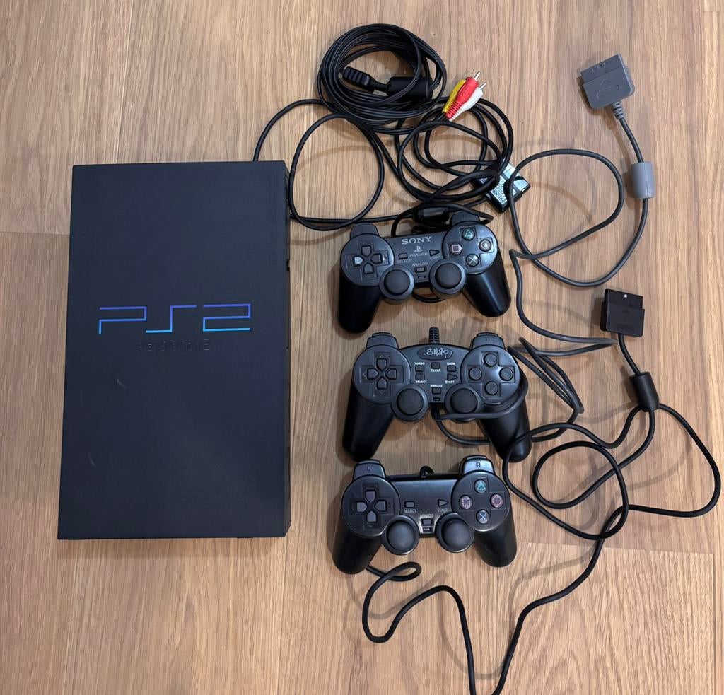 Playstation 2, 2 controllers en memory card 64mb, Ophalen, Zo goed als nieuw
