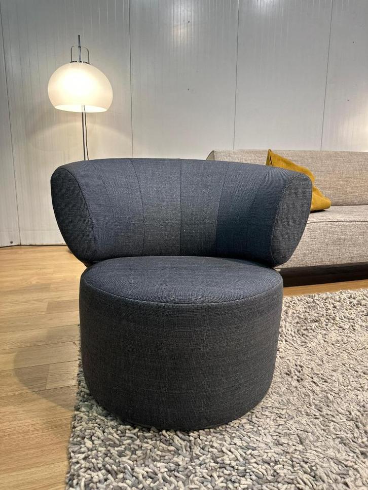 Nieuwstaat Rolf Benz 684 Draaifauteuil Jeansblauw, Huis en Inrichting, Fauteuils, Zo goed als nieuw, Stof, 75 tot 100 cm, 75 tot 100 cm