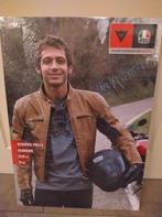 Dainese kartonnen posters (4 stuks) Valentino Rossi, Motoren, Kleding | Motorkleding, Ophalen of Verzenden, Dainese