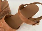 Cognac kleurige sleehak sandalen Ugg maat 38, Kleding | Dames, Schoenen, Ophalen of Verzenden, Zo goed als nieuw