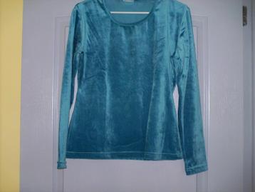 a vendre pull gilet pour dame  beschikbaar voor biedingen