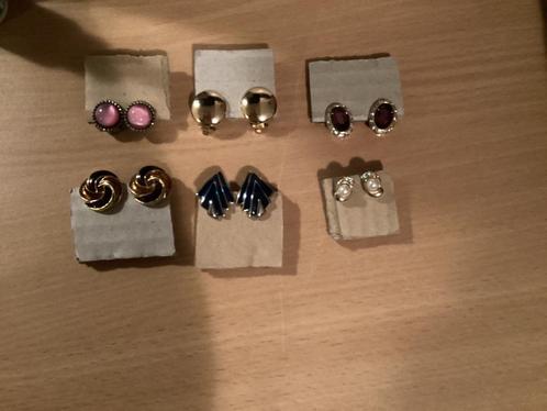 Zes paar clip oorbellen diverse kleuren en soorten oud, Handtassen en Accessoires, Oorbellen, Oranje, Ophalen of Verzenden
