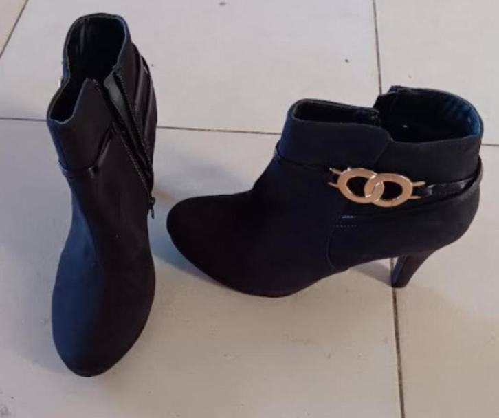 Bottillons hauts talons noir 41 NEUF, Kleding | Dames, Schoenen, Nieuw, Lage of Enkellaarzen, Zwart, Ophalen of Verzenden