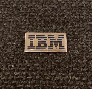 PIN - IBM - COMPUTER - ORDINATEUR, Envoi, Utilisé, Autres sujets/thèmes, Insigne ou Pin's