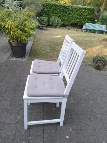 2 ikea stoelen incl kussens te koop. beschikbaar voor biedingen