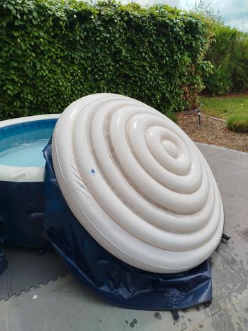 COUVERCLE JACUZZI INTEX 6 PERSONNES, Enlèvement, Utilisé, Couverture, Gonflable