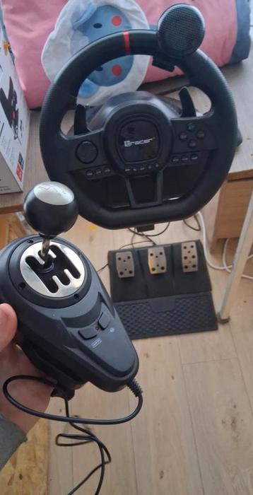 game stuur beschikbaar voor biedingen