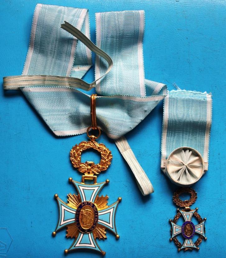 Medailles Commandeur + Officier ~~ Lettres Arts Sciences ~~., Verzamelen, Militaria | Algemeen, Overige soorten, Lintje, Medaille of Wings