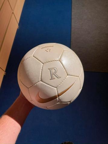 Nike football ronaldinho beschikbaar voor biedingen