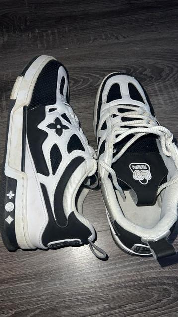 Chaussures à vendre : taille 44, 30€ chacune, Moncler 50€, Enlèvement, Porté, Baskets