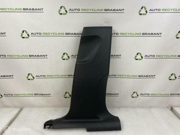 B-stijl Bekleding Rechts Porsche Macan 95 B ORIG 95B867240 beschikbaar voor biedingen