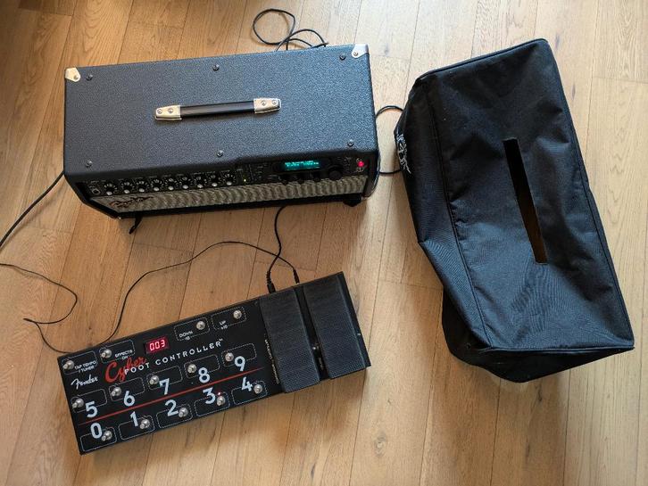 Fender Cyber-Twin Head 130 watts (pédalier en option), Musique & Instruments, Amplis | Basse & Guitare, Utilisé, Guitare, 100 watts ou plus