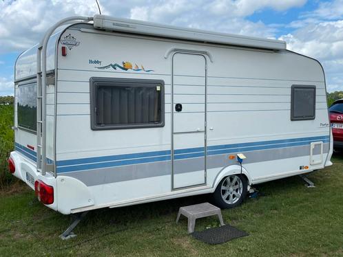 Hobby 460UFE Prestige 07/2001 met mover en cassetteluifel, Caravans en Kamperen, Caravans, Particulier, Rondzit, Hobby, Frans bed