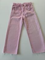 Jean rose avec une légère tache sur la jambe gauche,  134, Enfants & Bébés, Vêtements enfant | Taille 134, Pantalon, Enlèvement ou Envoi
