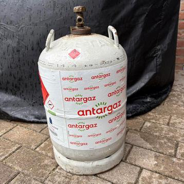 Gasfles. beschikbaar voor biedingen