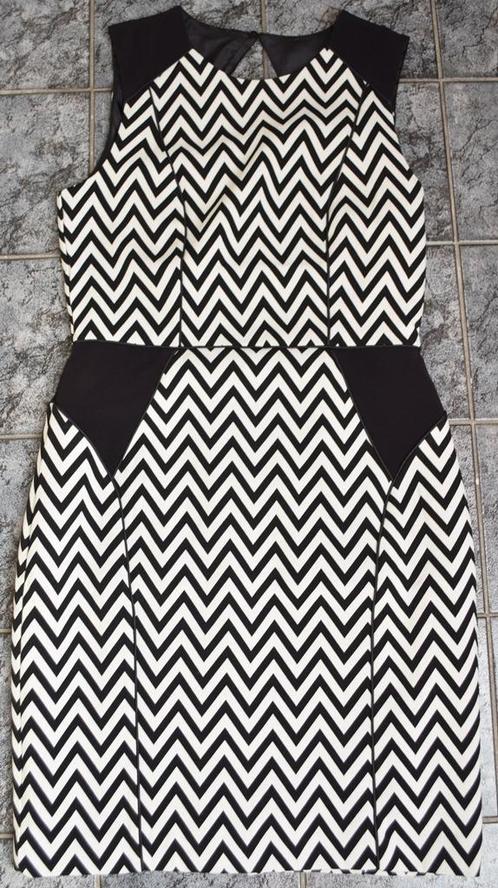 Prachtige jurk H & M maat 40 – nieuw met label, Kleding | Dames, Jurken, Nieuw, Maat 38/40 (M), Overige kleuren, Knielengte, Verzenden