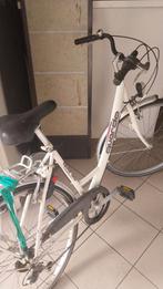 Damesfiets inch 28  wit, Fietsen en Brommers, Fietsen | Dames | Damesfietsen, Ophalen of Verzenden