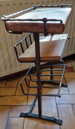 Porte-journaux en fer forgé avec plateau en bois, Ophalen, Gebruikt