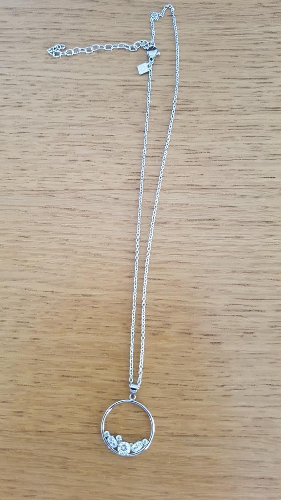 juwelen victoria, Handtassen en Accessoires, Kettingen, Gebruikt, Overige materialen, Goud, Met hanger, Ophalen of Verzenden