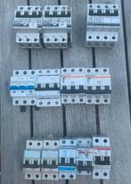 Lot de disjoncteurs divers, Enlèvement ou Envoi, Utilisé, Autres types