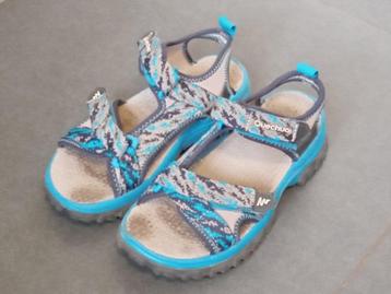 Sandales de randonnée de taille 32/33 beschikbaar voor biedingen