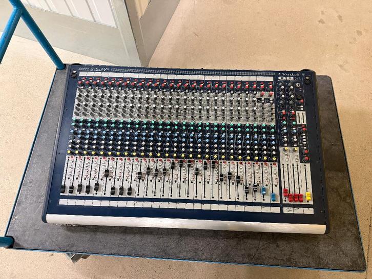 Soundcraft GB-2 24 kanaals, Muziek en Instrumenten, Mengpanelen, Gebruikt, 20 kanalen of meer, Ophalen