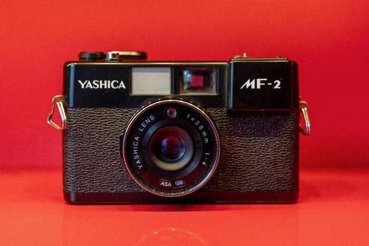 Yashica MF-2, Audio, Tv en Foto, Fotocamera's Analoog, Gebruikt, Compact, Overige Merken, Ophalen of Verzenden