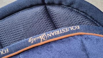 Zadeldekje beschikbaar voor biedingen