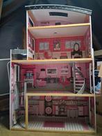 Hout poppenhuis 135 hoog met lift en alles in hout, Kinderen en Baby's, Speelgoed | Buiten | Speelhuisjes, Ophalen, Zo goed als nieuw