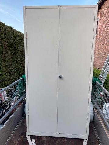 Archief kast dossierkast van BULO met slot en 1 sleutel beschikbaar voor biedingen