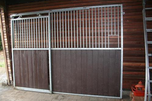 voorwand met schuifdeur voor paardenstal, Dieren en Toebehoren, Stalling en Weidegang, Stalling, 2 of 3 paarden of pony's