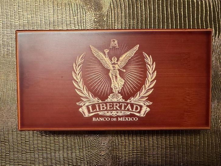 Libertad 7 zilver munten coins box kist etui koffer, Postzegels en Munten, Munten en Bankbiljetten | Verzamelingen, Munten, Ophalen of Verzenden