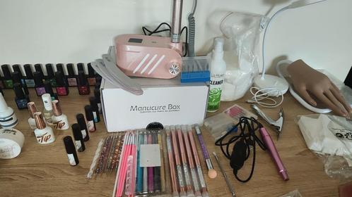 Kit ongle en gel complet, Bijoux, Sacs & Beauté, Beauté | Cosmétiques & Maquillage, Comme neuf, Accessoires, Mains et Ongles, Enlèvement