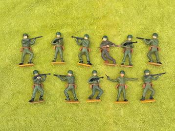 Set miniatuur soldatenfiguren beschikbaar voor biedingen
