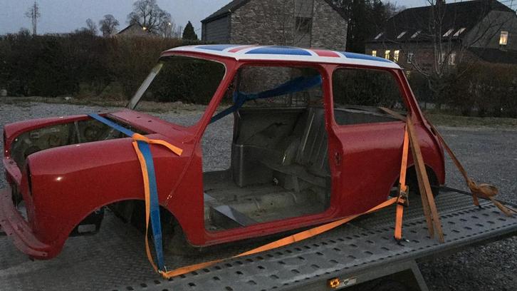 DEUX CAISSES Austin mini, Autos, Oldtimers & Ancêtres, Particulier, Austin, Rouge, Enlèvement