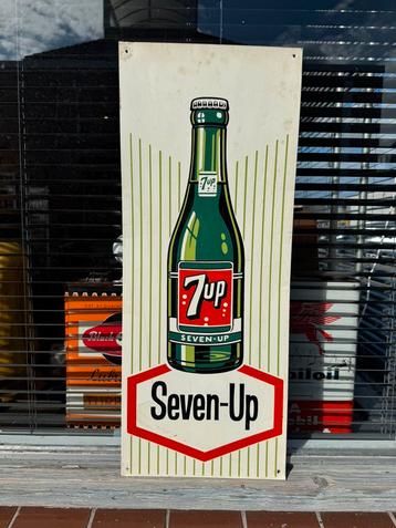 7up reclamebord beschikbaar voor biedingen