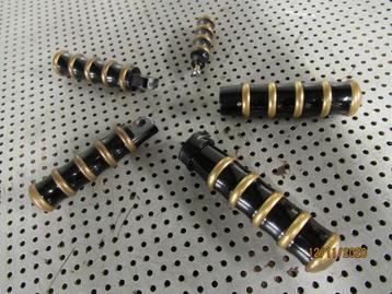 Mooie Set Handvatten Voetsteunen Speciaal Zwart-Messing H-D beschikbaar voor biedingen