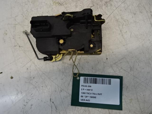 SERRURE DE PORTE AVANT DROITE Peugeot 206 (2A / C/H/J/S), Utilisé, Droite, Peugeot