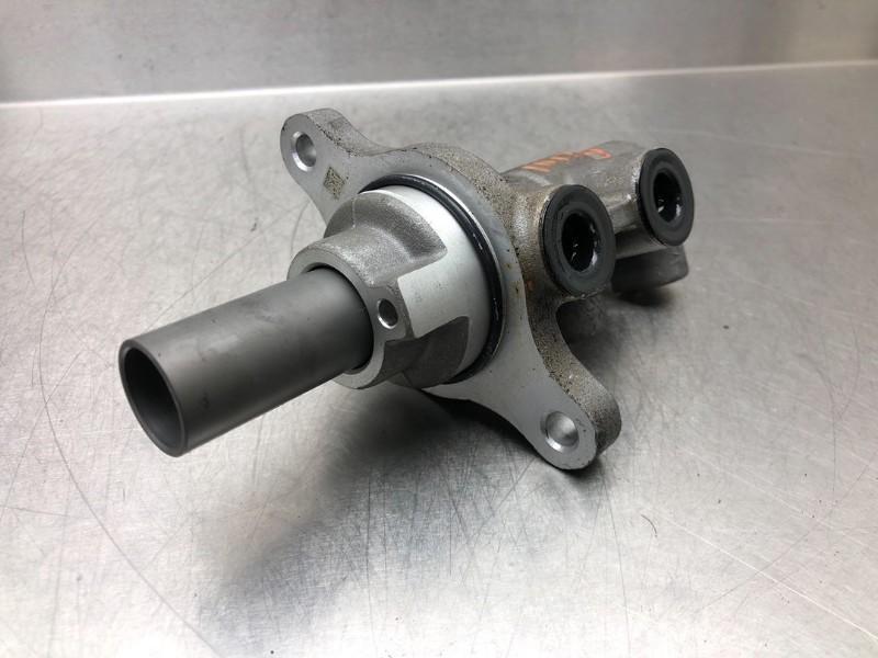 HOOFDREMCILINDER Hyundai i30 Fastback (PDEBA / PEDBC), Gebruikt, Hyundai