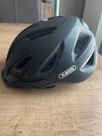Fietshelm merk ABUS, kleur zwart, maat 52-58 cm, Fietsen en Brommers, Fietsaccessoires | Fietshelmen, Ophalen, Zo goed als nieuw
