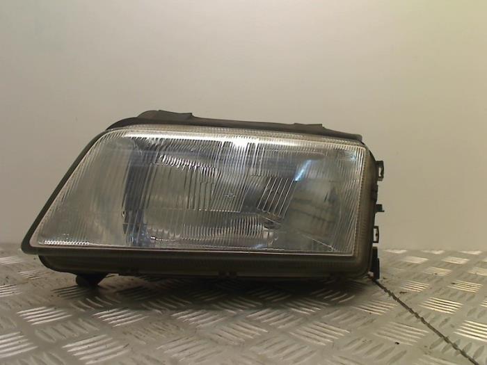 Phare gauche d'un Audi A4, Autos : Pièces & Accessoires, Éclairage, Audi, Utilisé, 3 mois de garantie, Enlèvement ou Envoi