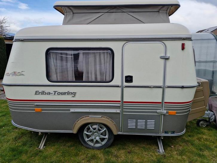 Palet Eriba, Caravanes & Camping, Caravanes, Particulier, jusqu'à 2, 500 - 750 kg, Siège de train, Eriba, Lit dans la longueur