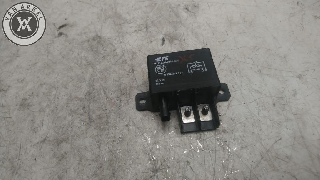 bmw f22 fxx enzv relay ventielator 9198302, Gebruikt, -, -, Ophalen of Verzenden