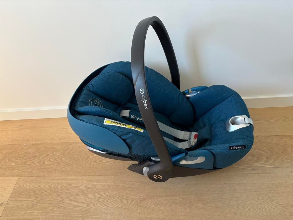 Cybex Cloud Z i-size plus mountain blue uiystekende staat, Zo goed als nieuw, Isofix, 0 t/m 13 kg, Verstelbare rugleuning