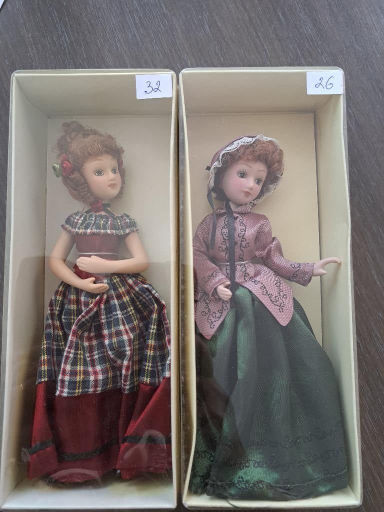 2 porselein poppen Nieuw, Verzamelen, Ophalen of Verzenden, Nieuw, Fashion Doll