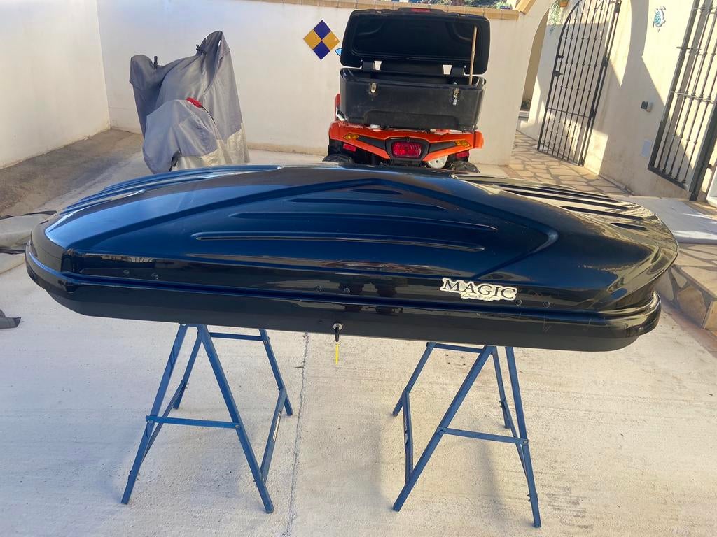 COFFRE DE TOIT  POUR VOITURE  370 litres  Magic Line, Autos : Divers, Coffres de toit, Comme neuf, Enlèvement
