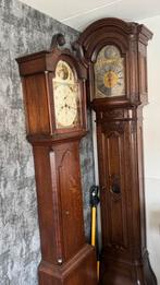 Partij van 5 staande klokken, Enlèvement