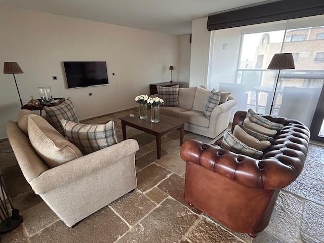 Zitbanken FYLDS handmade met Eiken salontafel, Enlèvement